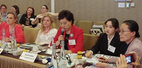 박정란 부회장이 치위협 활동사항을 보고하고 있다.