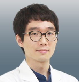 안정섭 교수(서울대치과병원 치과교정과 전문의)