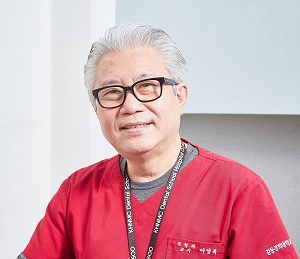 이성복 교수(강동경희대학교치과병원 생체재료보철과)