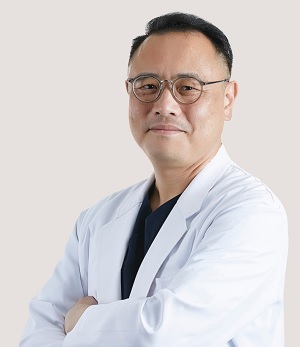 최원재 교수(서울대치과병원 턱교정·안면윤곽수술센터 구강악안면외과 전문의)