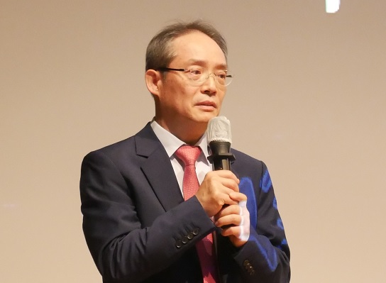 오상윤 원장이 수상소감을 전하고 있다.