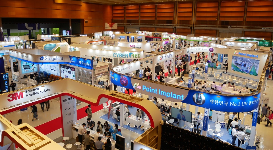 SIDEX2022 치과기자재 전시장.