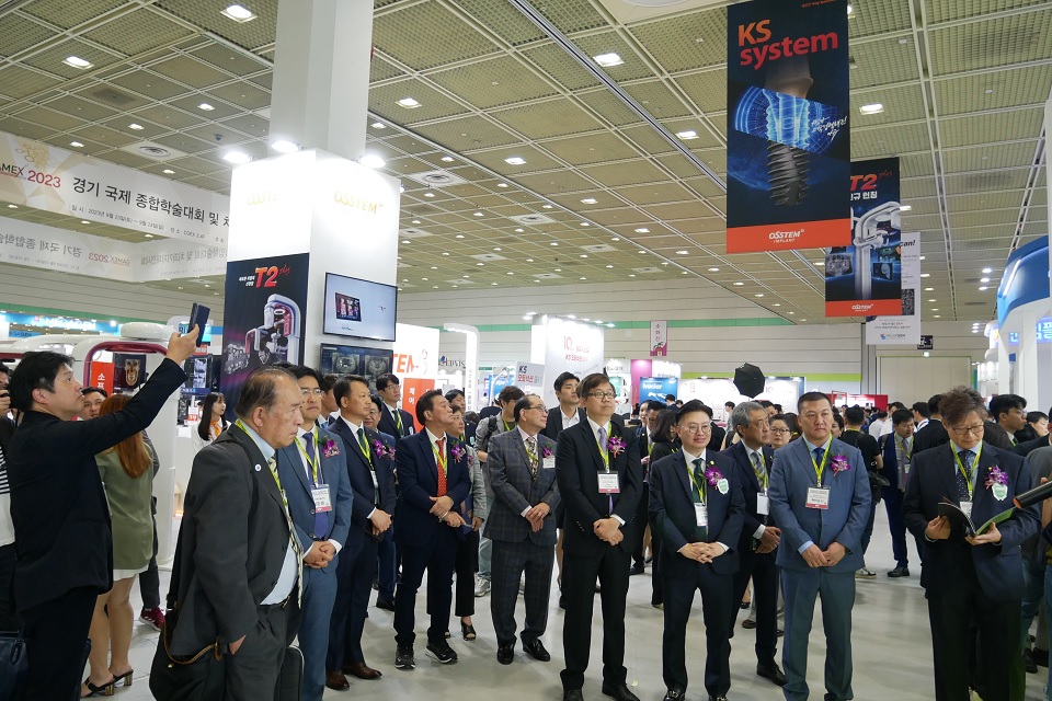 GAMEX2023 내외빈 전시장 투어<br>