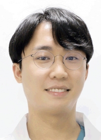 선치과병원 치주과 김현 전문의